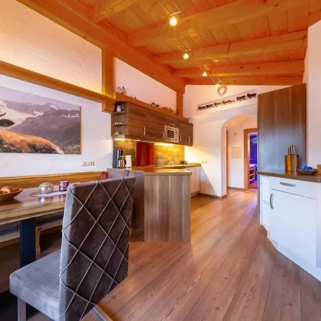 Haus Wildkarblick 5 * Unterkrimml